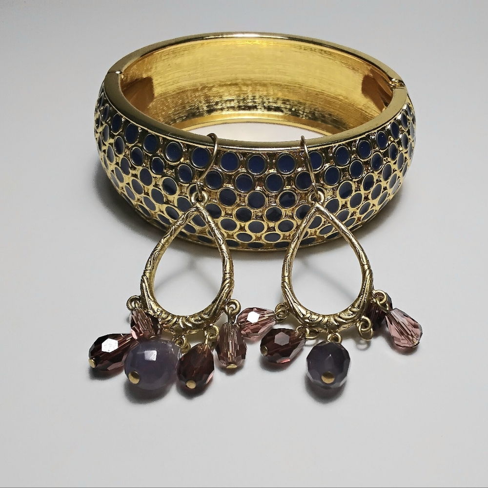 Vintage Gold Tone Hinged Bangle Bracelet & Earrings Set